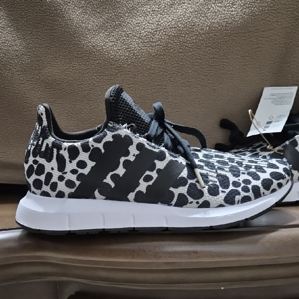 Adidas Black and Grey Patterned Swift Run 1.0 Sneakers Size 7 NWT